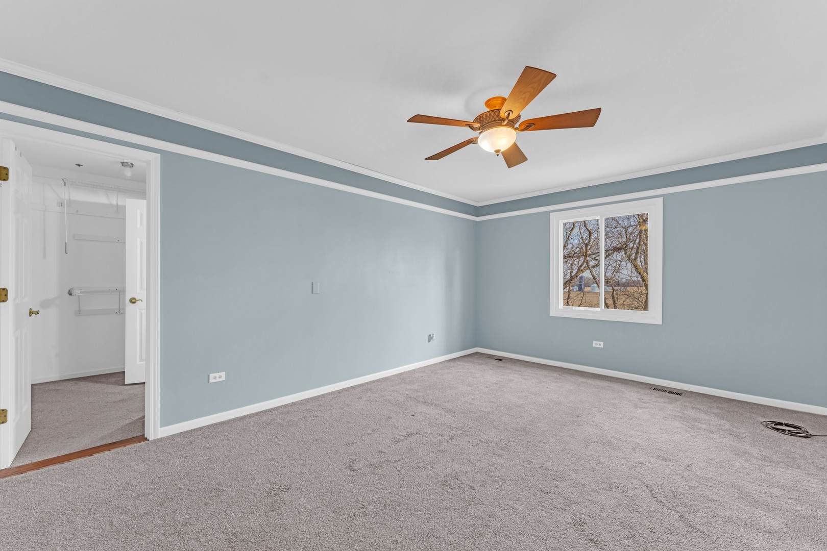 6063 Morningside Court Gurnee, IL 60031 - Photo 44 of 58 a view of an empty room