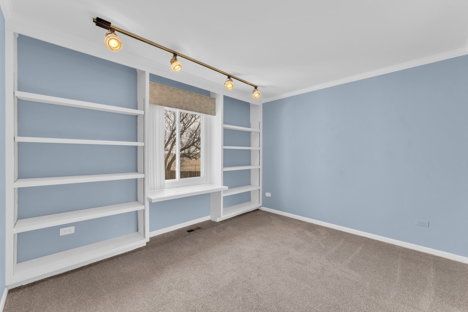 6063 Morningside Court Gurnee, IL 60031 - Photo 8 of 58 a view of an empty room with a window