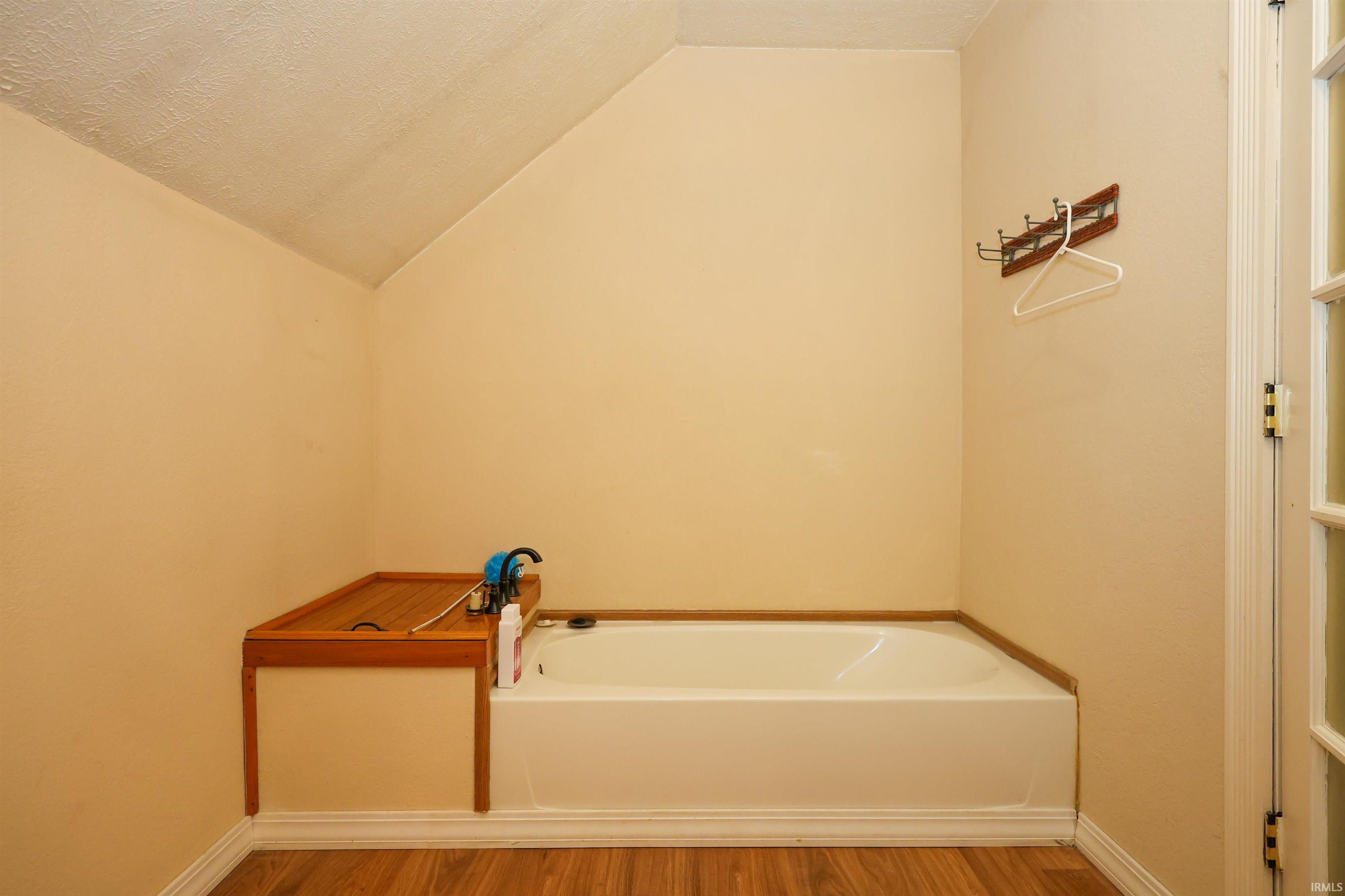 428 Drake Road Kendallville, IN 46755 - Photo 28 of 34