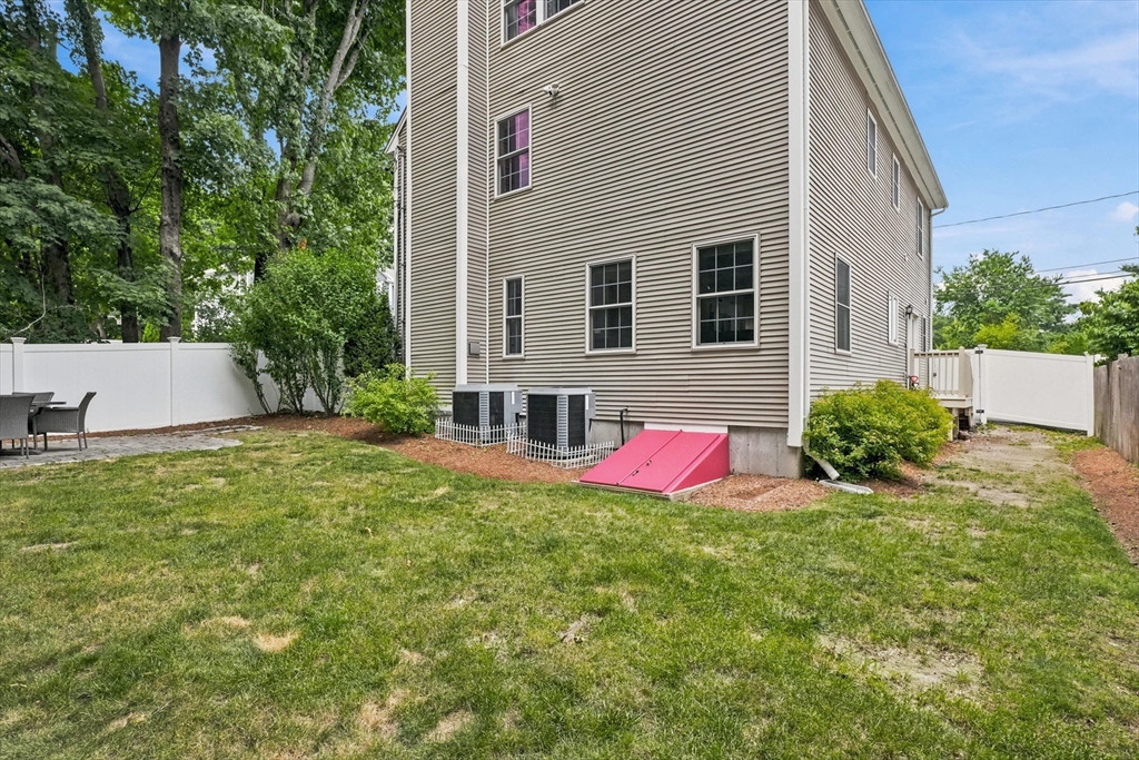 18 Rosegate Road Needham, MA 02494 - Photo 35 of 41