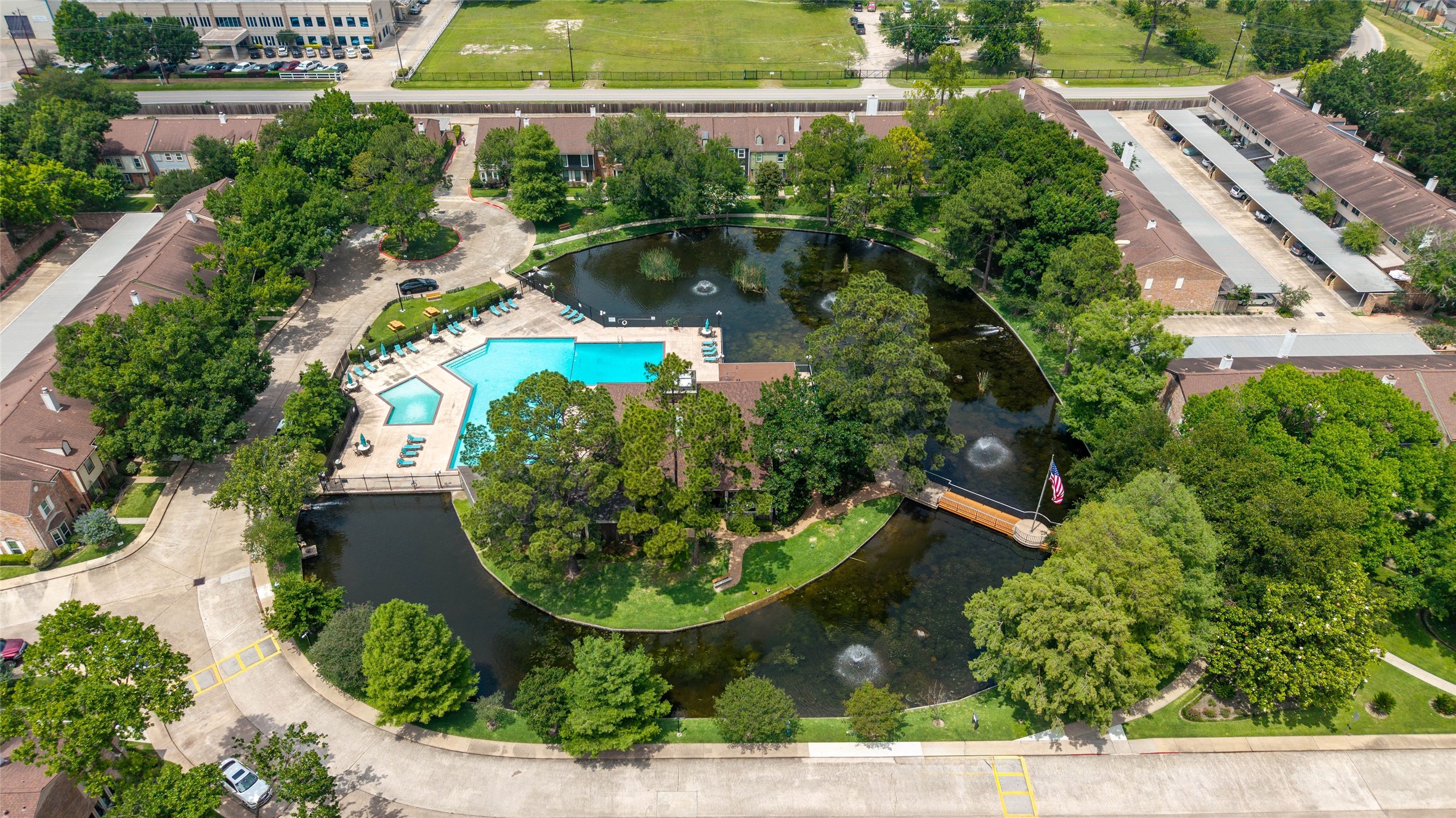 5800 Lumberdale Road, Unit 55 Houston, TX 77092 - Photo 33 of 34 an aerial view of a house