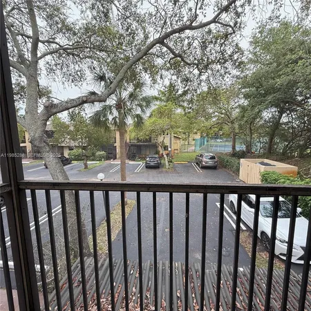 $1,895 | 1125 South Flagler Avenue, Unit 520, Pompano Beach, FL 33060