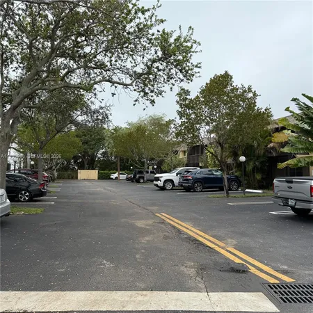 $1,895 | 1125 South Flagler Avenue, Unit 520, Pompano Beach, FL 33060