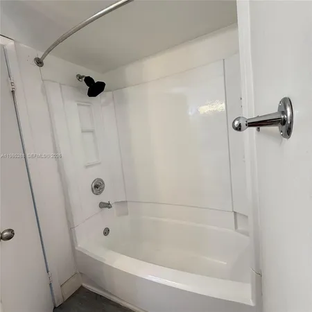 $1,895 | 1125 South Flagler Avenue, Unit 520, Pompano Beach, FL 33060