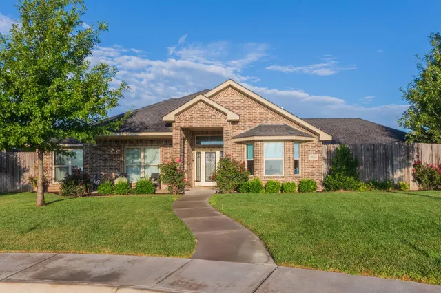 $325,000 | 906 Red Deer, White Deer, TX 79097