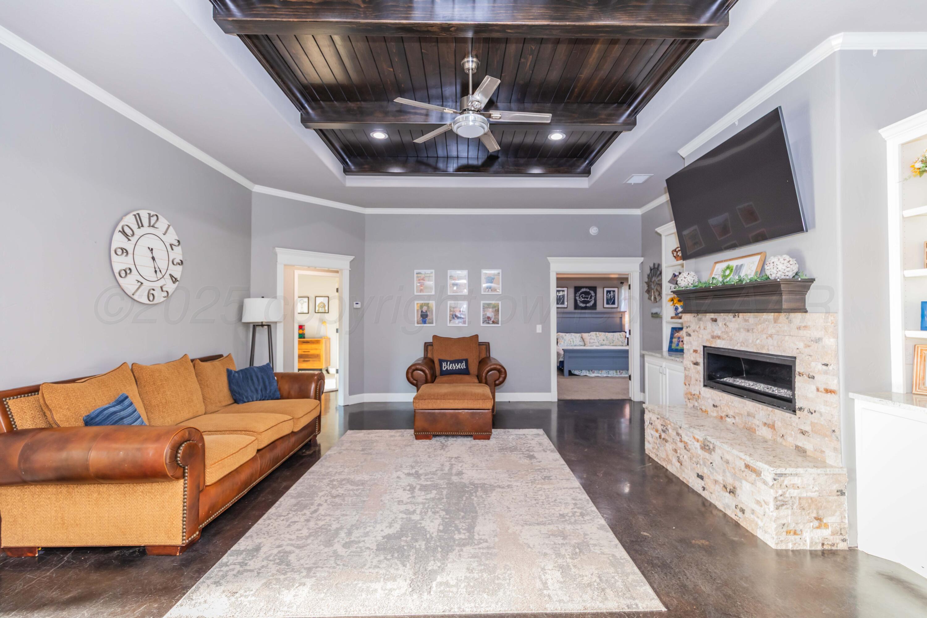 906 Red Deer White Deer, TX 79097 - Photo 11 of 52 LIVING ROOM VIEW 6