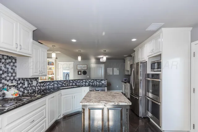 $325,000 | 906 Red Deer, White Deer, TX 79097