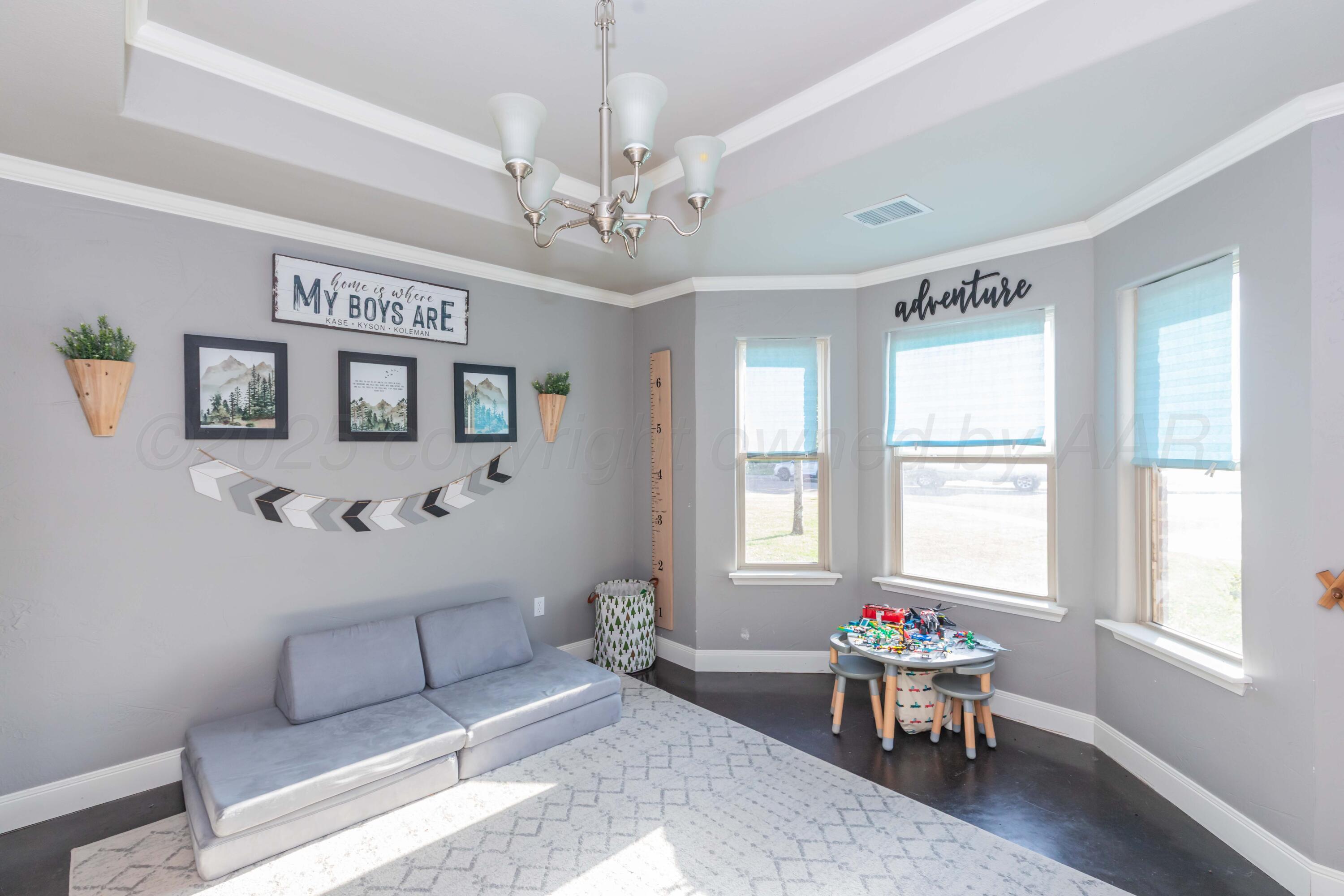 906 Red Deer White Deer, TX 79097 - Photo 25 of 52 FORMAL DINING VIEW 3