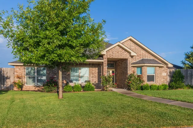 $325,000 | 906 Red Deer, White Deer, TX 79097