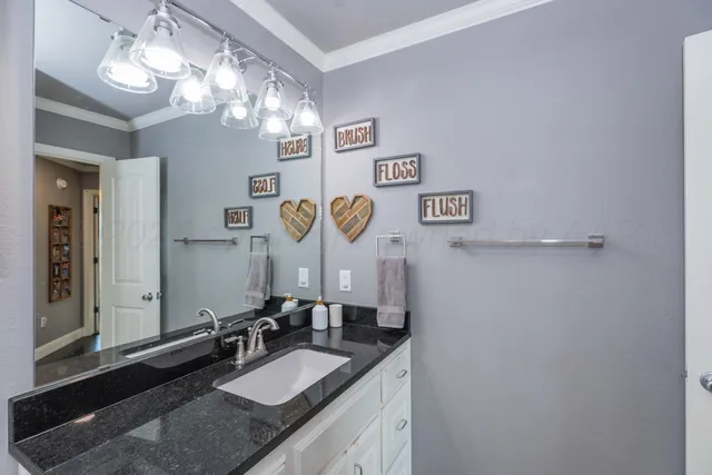 $325,000 | 906 Red Deer, White Deer, TX 79097