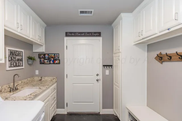 $325,000 | 906 Red Deer, White Deer, TX 79097