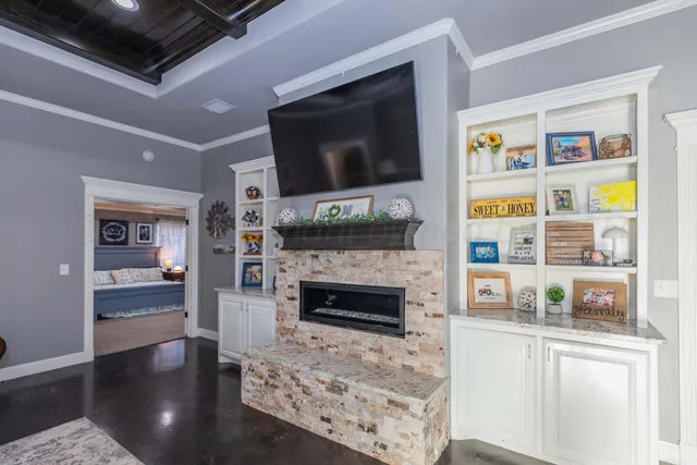 $325,000 | 906 Red Deer, White Deer, TX 79097