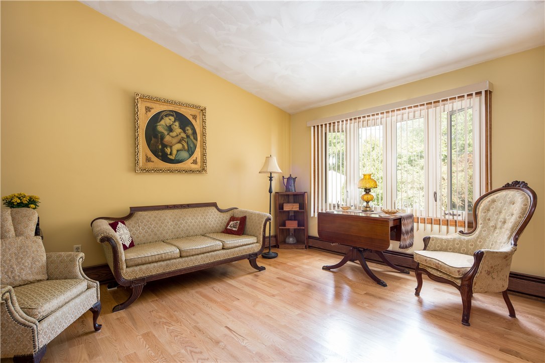 36 Beech Road Narragansett, RI 02882 - Photo 6 of 39