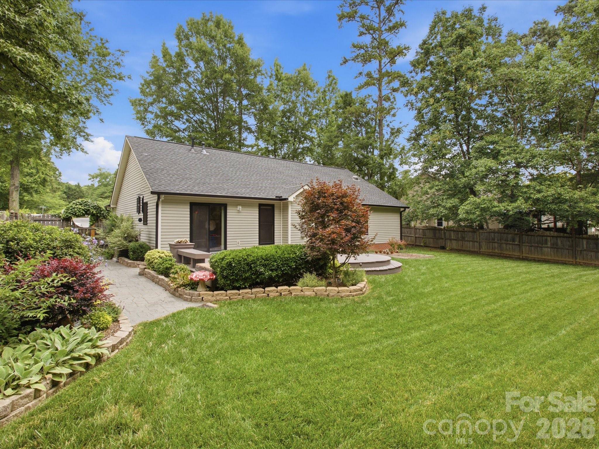1102 Slate Ridge Road Matthews, NC 28104 - Photo 3 of 32