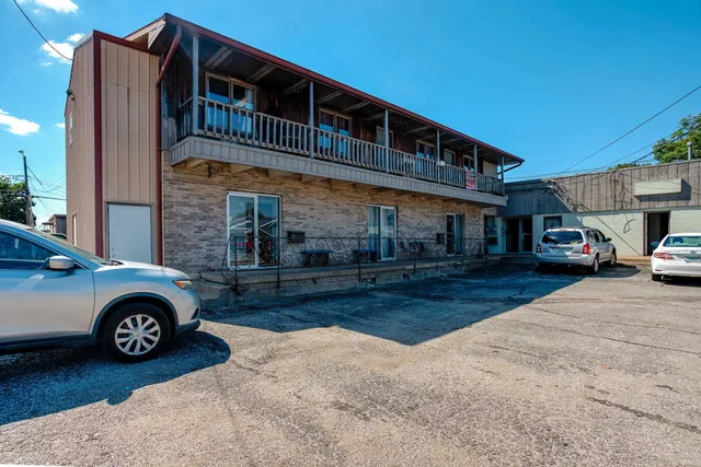 $425,000 | 417 North Weinbach Avenue, Evansville, IN 47711