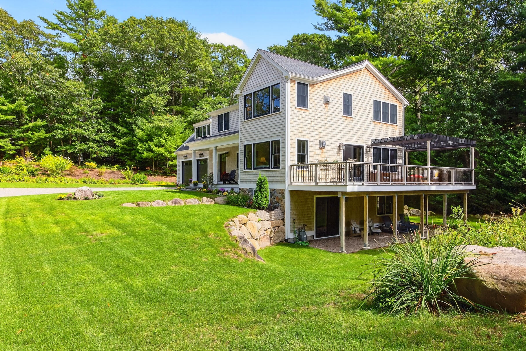 105 Bay Road Cotuit, MA 02635 - Photo 6 of 47 113_9L4A8592