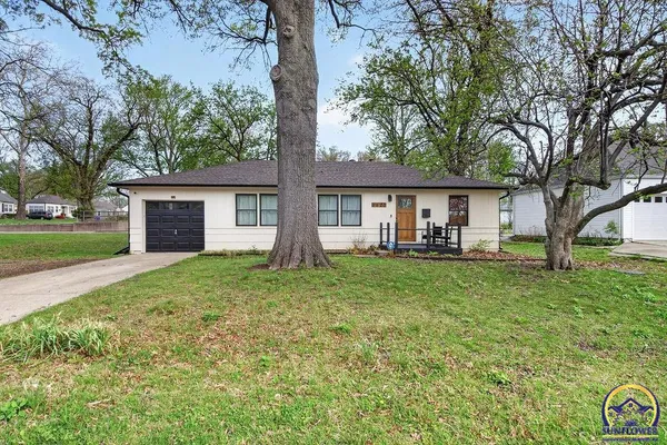 $389,900 | 6620 West 56th Street, Mission, KS 66202