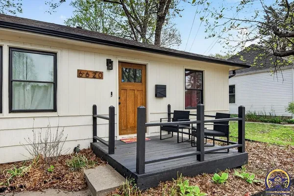 $389,900 | 6620 West 56th Street, Mission, KS 66202