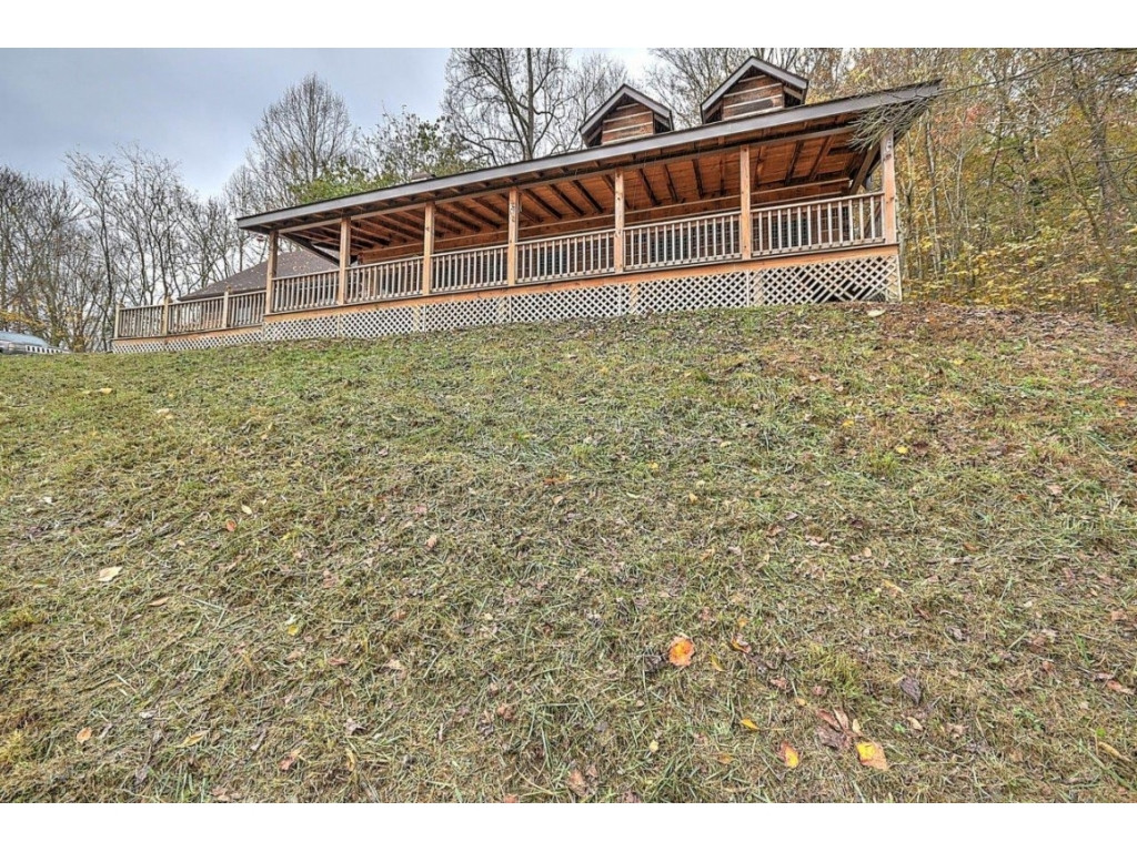 327 Warren Road Piney Flats, TN 37686 - Photo 3 of 33 Photo 3