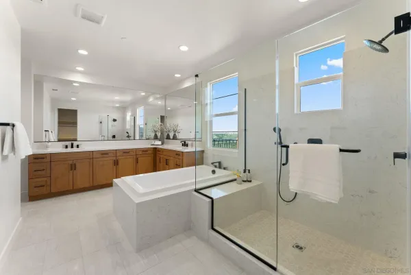 $2,427,990 | 11318 Caminito Rodar, San Diego, CA 92126