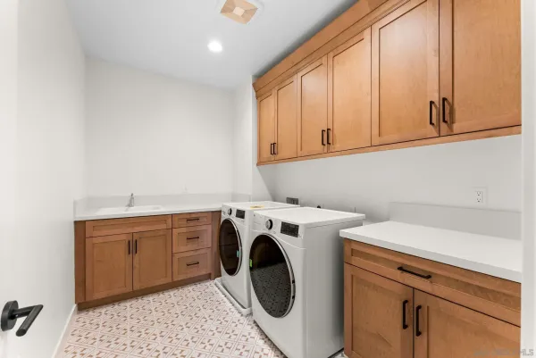 $2,427,990 | 11318 Caminito Rodar, San Diego, CA 92126