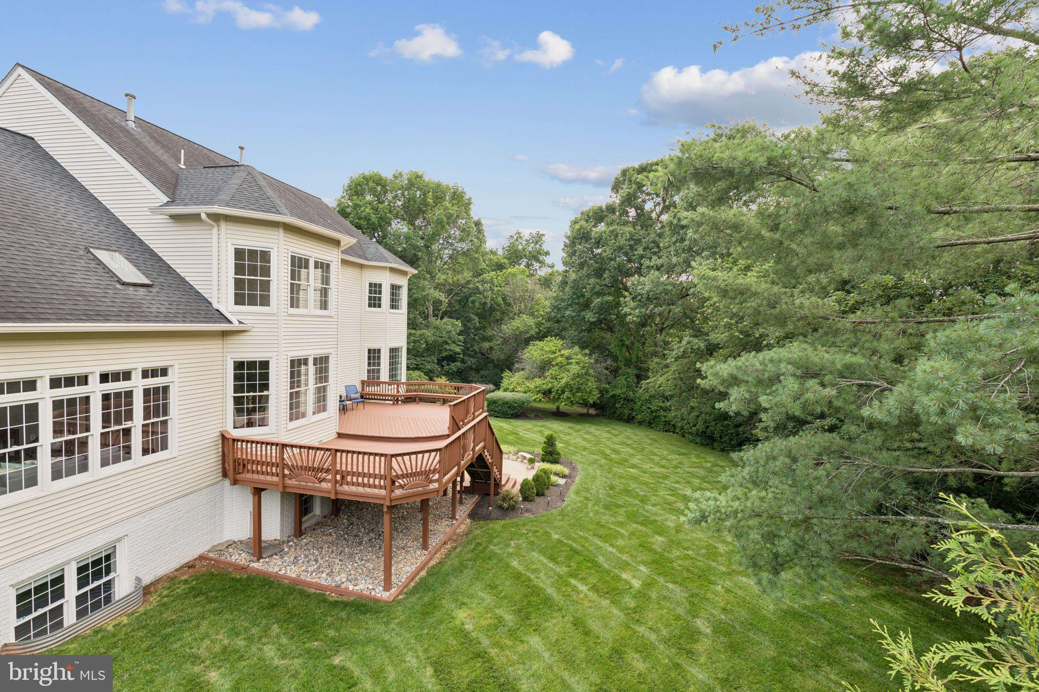 12213 Windsor Hall Way Herndon, VA 20170 - Photo 61 of 64 a house view with a garden space