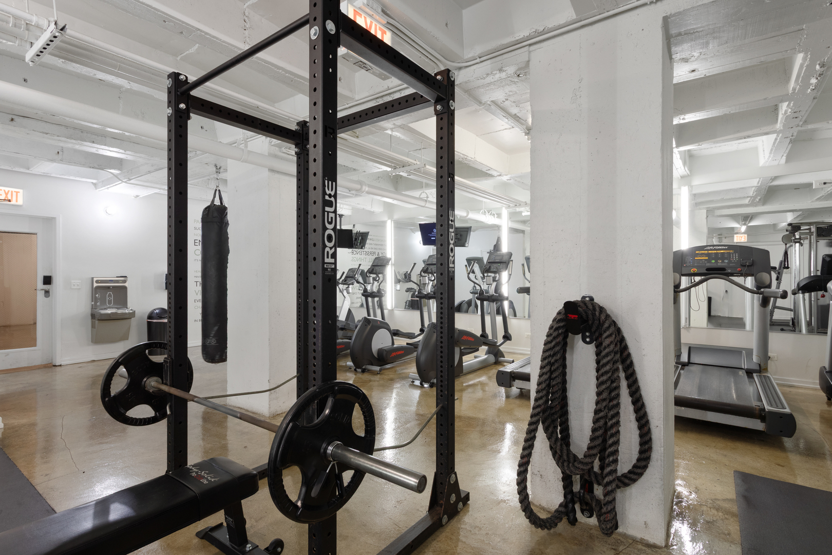 1325 West Wilson Avenue, Unit 1011 Chicago, IL 60640 - Photo 16 of 22 a view of a room with gym equipment