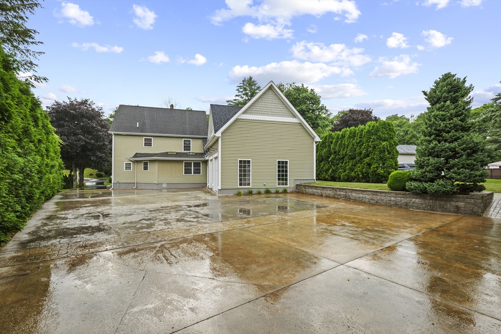 70 Ellis Road Southbridge, MA 01550 - Photo 32 of 41