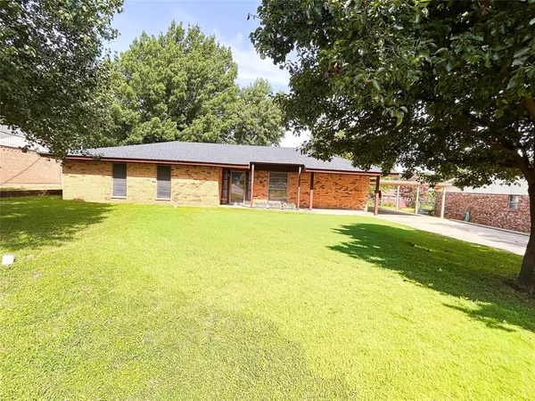 $265,000 | 906 Zahara Drive, Bowie, TX 76230