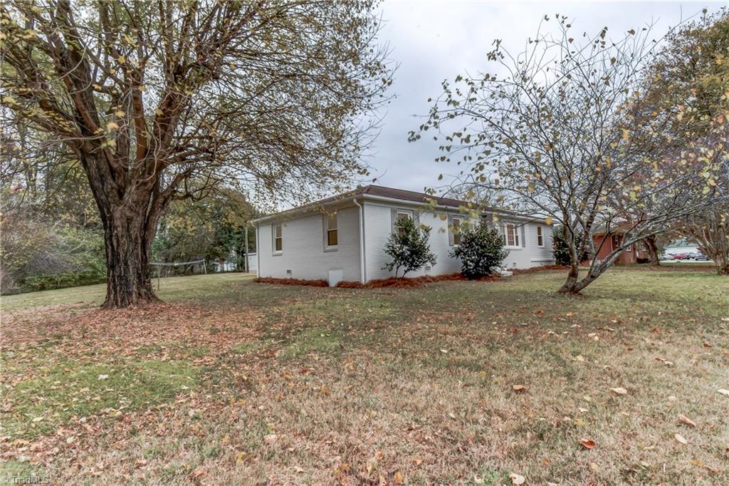 103 Mayfair Road Lexington, NC 27292 - Photo 3 of 26 Gallery Image 3