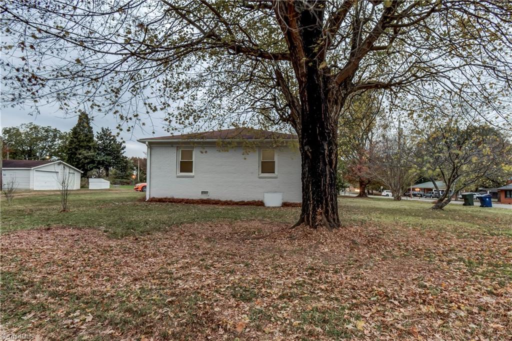 103 Mayfair Road Lexington, NC 27292 - Photo 6 of 26 Gallery Image 6