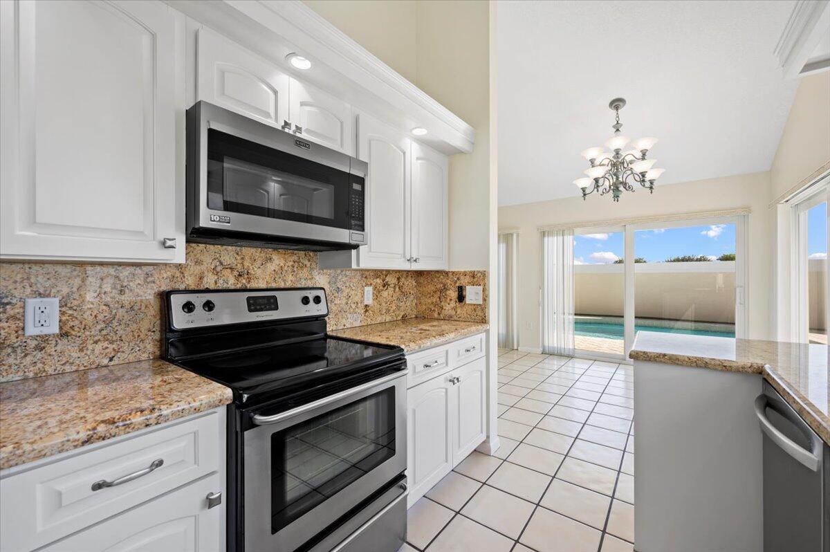 180 Ridge Road Jupiter, FL 33477 - Photo 16 of 28 16-LUX8087