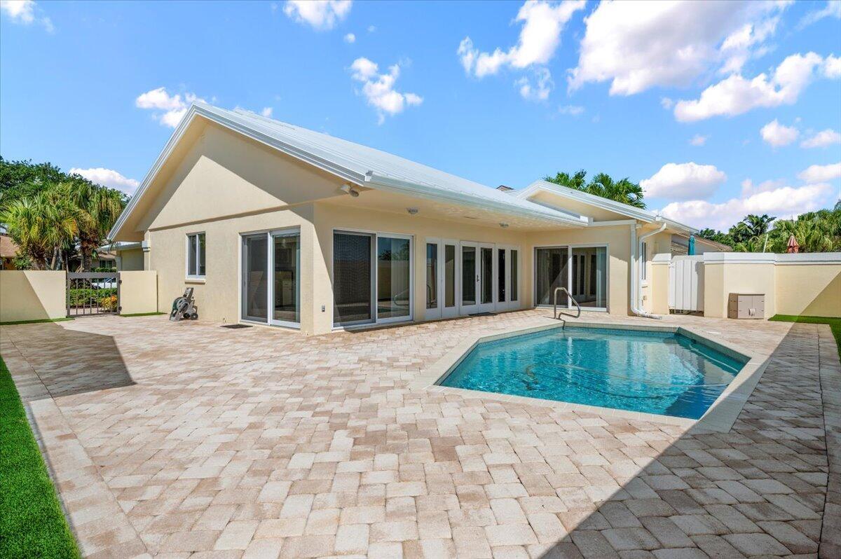 180 Ridge Road Jupiter, FL 33477 - Photo 2 of 28 01-LUX7974