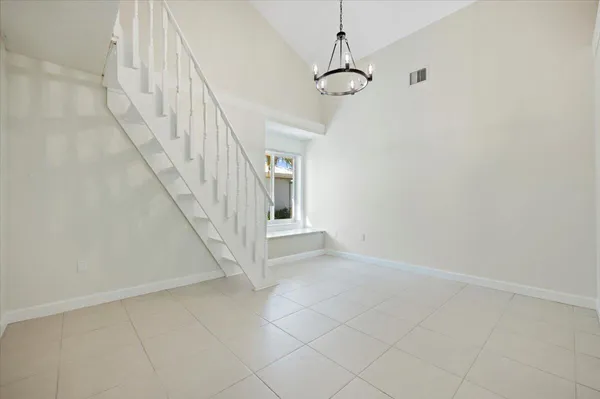 $4,750 | 180 Ridge Road, Jupiter, FL 33477