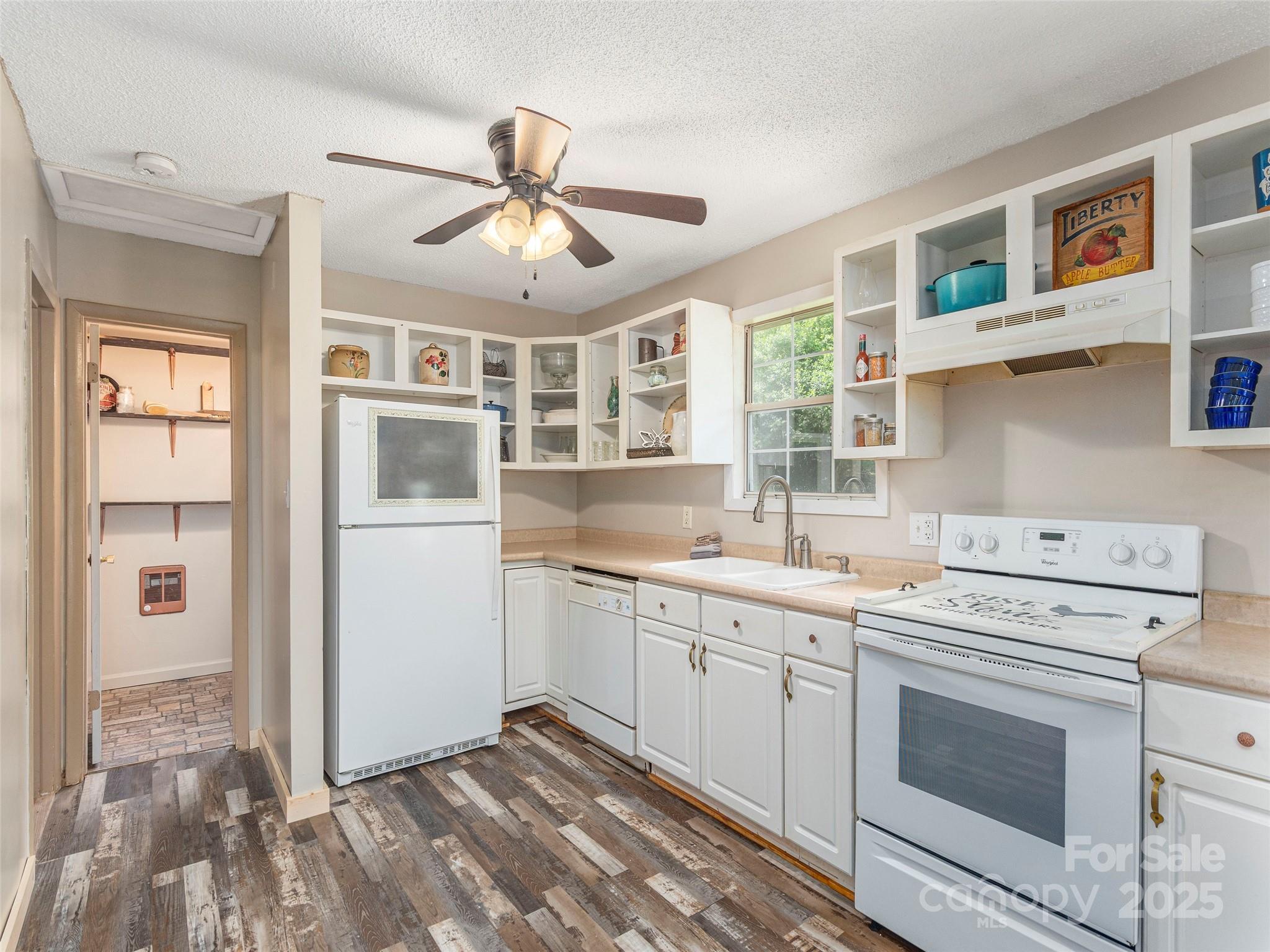 1131 Laurel Branch Road Waynesville, NC 28785 - Photo 7 of 29