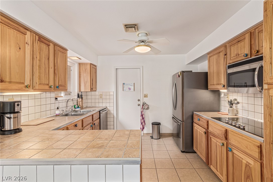 622 East Fairway Road Henderson, NV 89015 - Photo 12 of 29