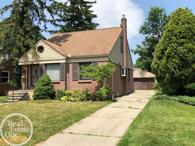 2000 Oxford Road Grosse Pointe Woods, MI 48236 - Photo 2 of 8
