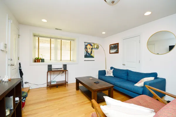 $2,300 | 2554 West Augusta Boulevard, Unit 1, Chicago, IL 60622