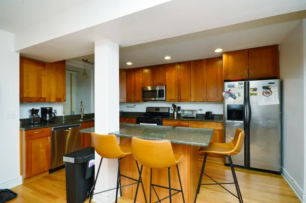 $2,300 | 2554 West Augusta Boulevard, Unit 1, Chicago, IL 60622