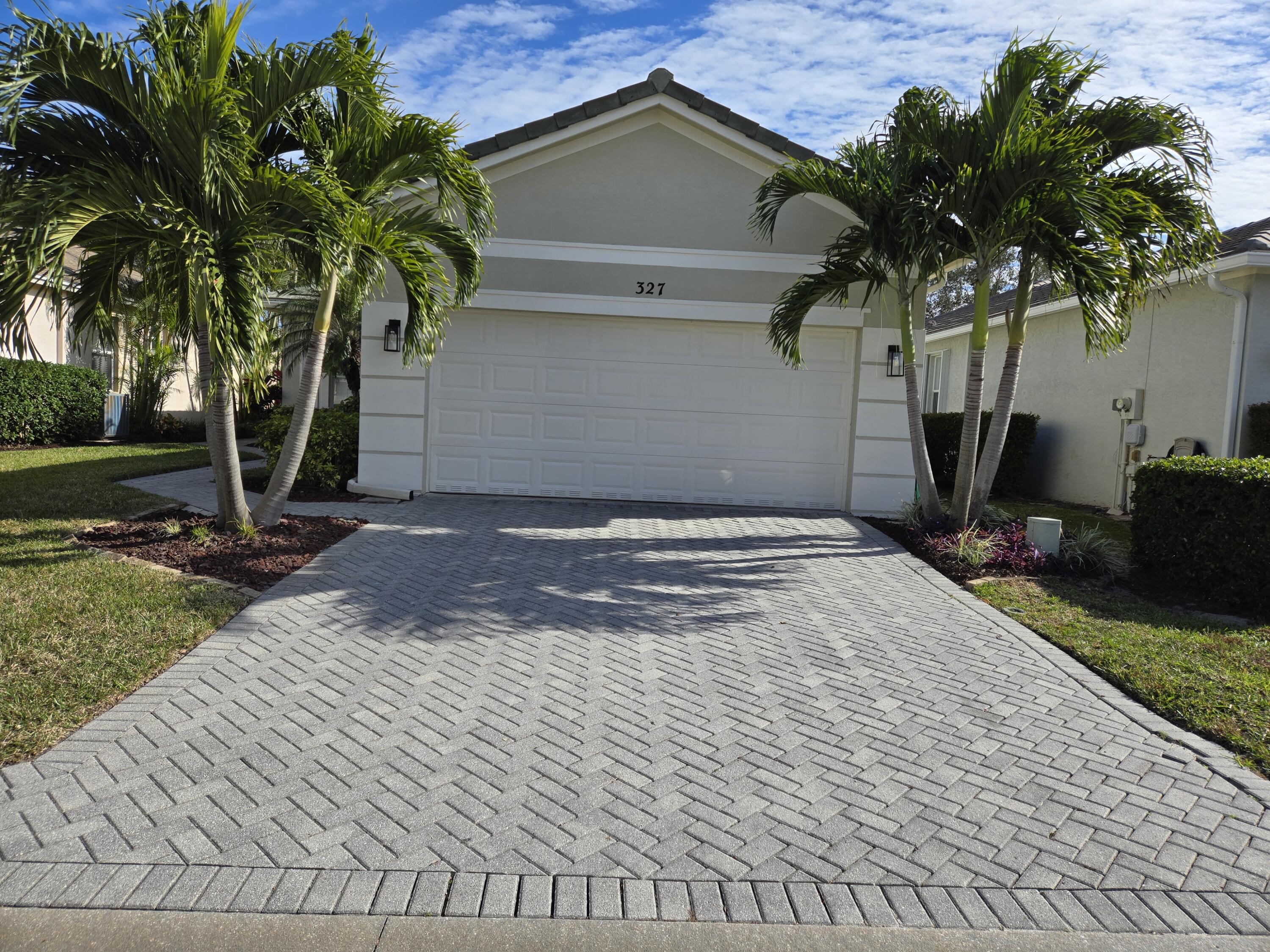 327 Southwest Coconut Key Way Port St. Lucie, FL 34986 - Photo 2 of 65 20250115_141027