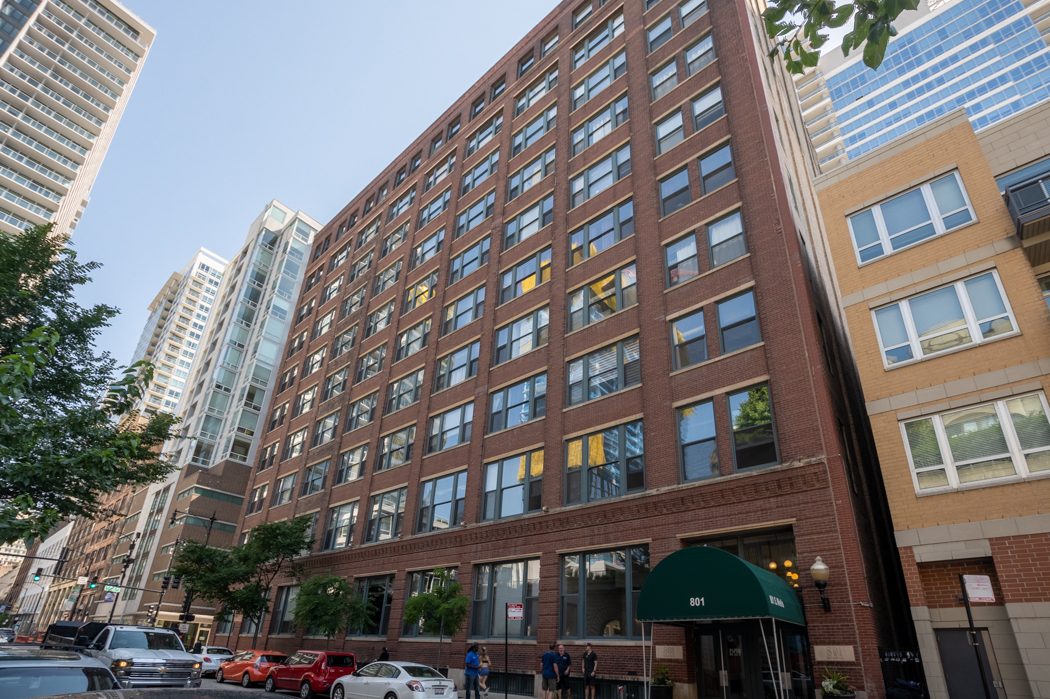 801 South Wells Street, Unit 102 Chicago, IL 60607 - Photo 2 of 26 a front view of a building