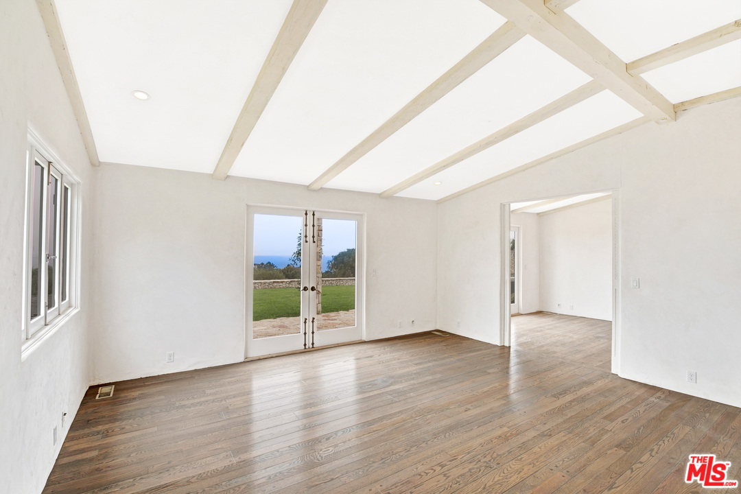 29824 Cuthbert Road Malibu, CA 90265 - Photo 22 of 45