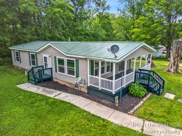 $230,000 | 571 West Eagle Ridge, White Cloud, MI 49349