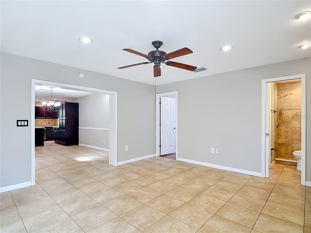 811 Ambassador Loop Tampa, FL 33613 - Photo 35 of 75