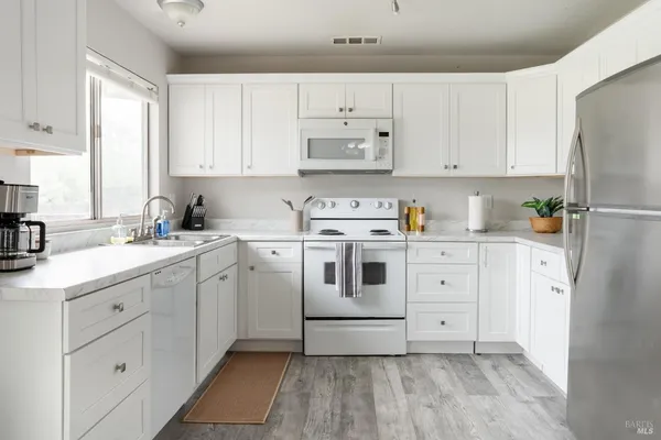 $380,000 | 244 Woodhill Drive, Redding, CA 96003