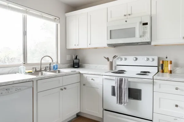 $380,000 | 244 Woodhill Drive, Redding, CA 96003