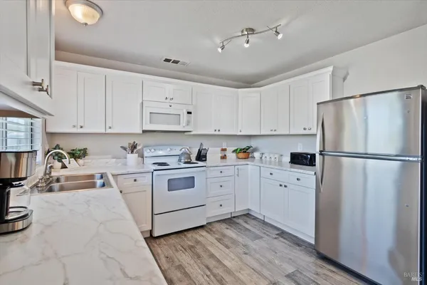 $380,000 | 244 Woodhill Drive, Redding, CA 96003