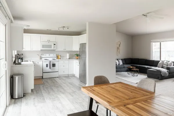 $380,000 | 244 Woodhill Drive, Redding, CA 96003