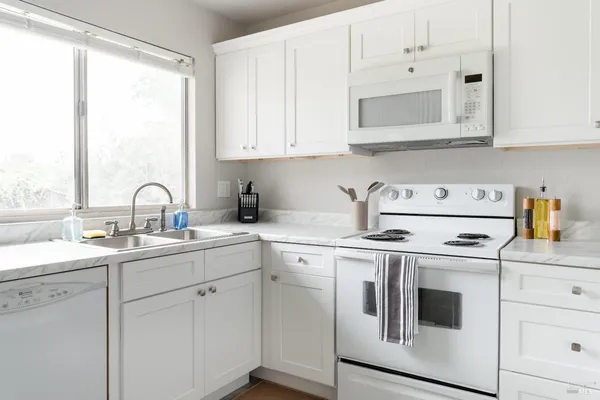 $380,000 | 244 Woodhill Drive, Redding, CA 96003