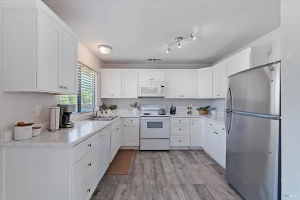 $380,000 | 244 Woodhill Drive, Redding, CA 96003